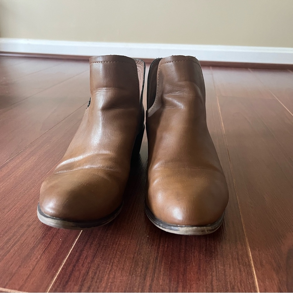 Breckelles Brown Women's Ankle Booties